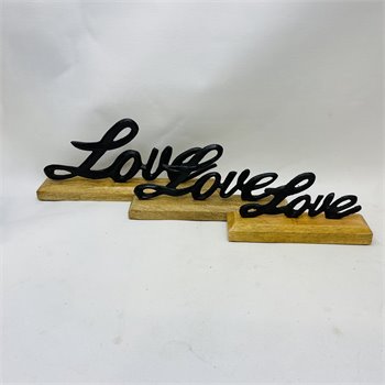 Love שחור